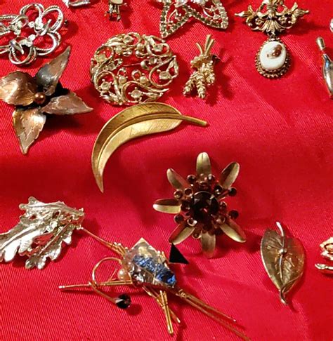 old brooches and pins value.